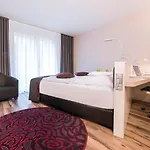 Collegium Leoninum Szálloda 4*