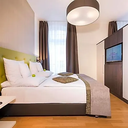 Collegium Leoninum Hotell 4*