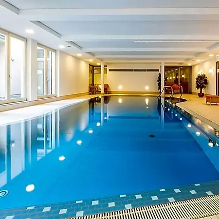 Collegium Leoninum 4*