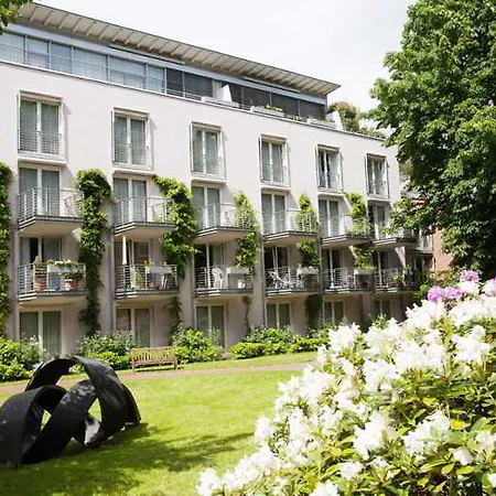 Collegium Leoninum Hotell 4*