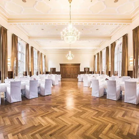 Collegium Leoninum Hotell 4*