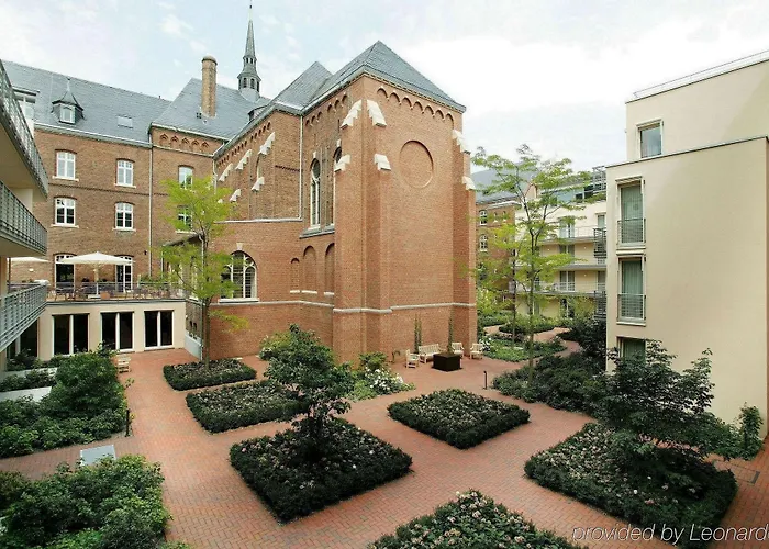 列诺努集团酒店 4* 波恩