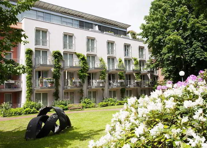 Collegium Leoninum Hotell 4*